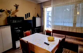 Тристаен апартамент в Раз, Център