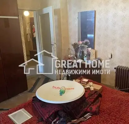Снимка 4 — Тристаен апартамент в Търговище, Център
