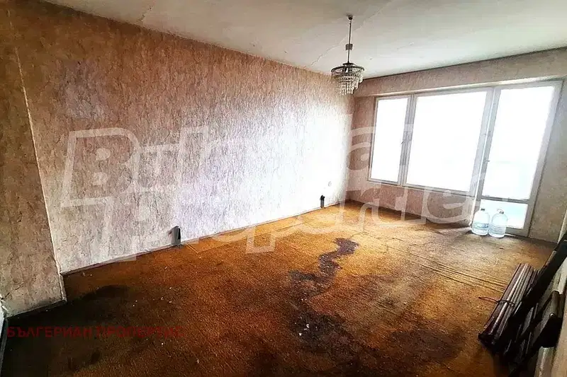 Тристаен апартамент в Пазарджик, Център
