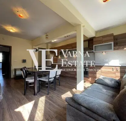 Photo 2 — 3-bedroom apartment in Varna, Centyr