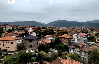 Тристаен апартамент в Перник, Център