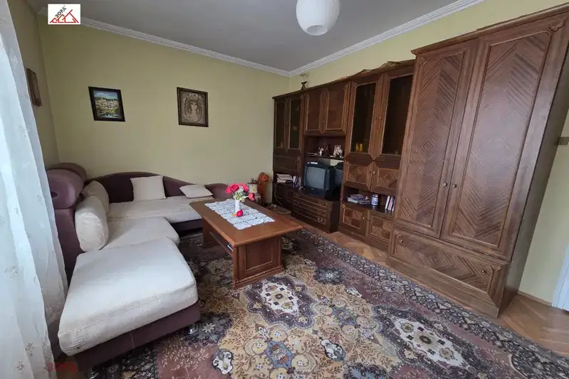 3-bedroom apartment in Vraca, Centyr