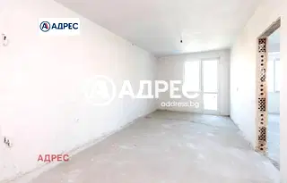 Тристаен апартамент във Варна, Център