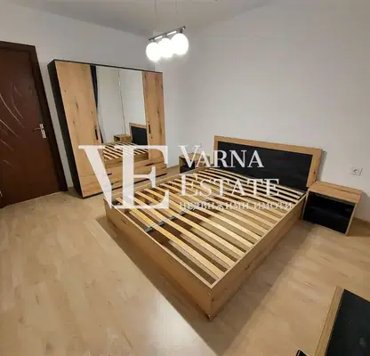 Снимка 2 — Тристаен апартамент в Гръцка махала, Варна с тераса