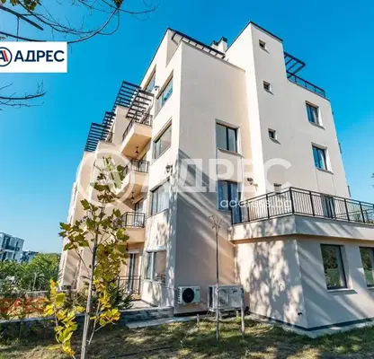 Снимка 2 — Тристаен апартамент във Варна, Изгрев