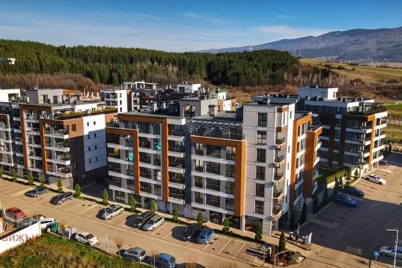 3-bedroom apartment in Pernik, Iztok