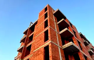 Тристаен апартамент с паркомясто в Кършияка, Пловдив