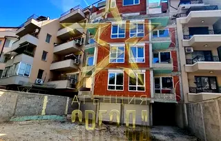 Тристаен апартамент с балкон в Кършияка, Пловдив