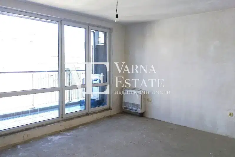 Тристаен апартамент във Варна, Левски 1