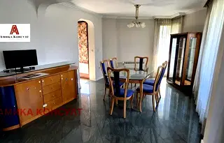 Тристаен апартамент в София, Лозенец