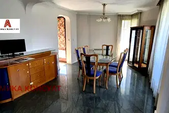 Тристаен апартамент в София, Лозенец