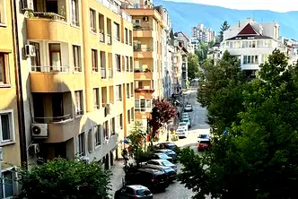 Тристаен апартамент в София, Лозенец