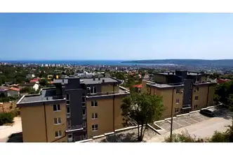 Тристаен апартамент във Варна, м-т Пчелина
