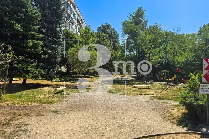 Тристаен апартамент в София, Младост 1