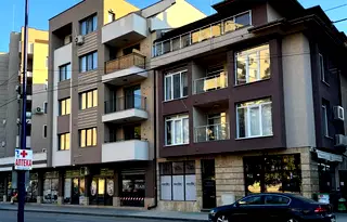 Тристаен апартамент в Пазарджик, Младост