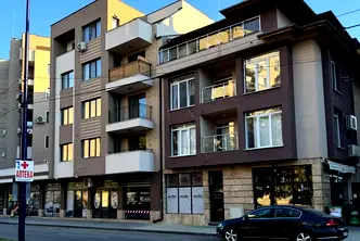 Тристаен апартамент в Пазарджик, Младост