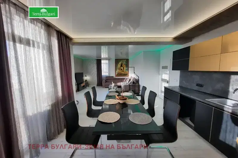 3-bedroom apartment in Pernik, Moshino