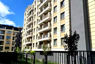 Тристаен апартамент с тераса и гледка към Витоша в Павлово, София