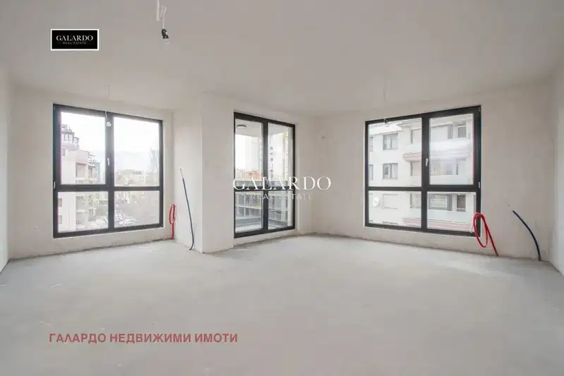 Тристаен апартамент в София, Полигона