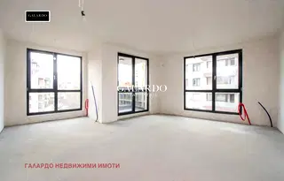 Тристаен апартамент в София, Полигона