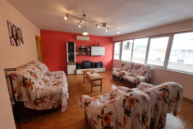 3-bedroom apartment in Благоев, Широк център