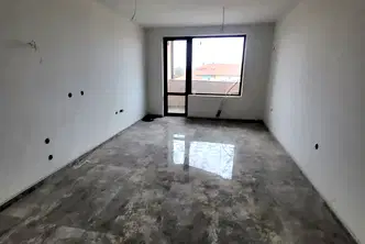 Тристаен апартамент в Плевен, Широк център