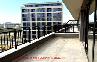 Тристаен апартамент с две тераси в Тракия, Пловдив