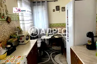 Тристаен апартамент в Хасково, Училищни