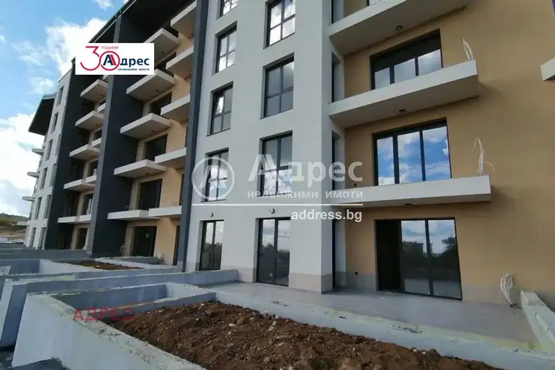 Тристаен апартамент във Варна, Виница