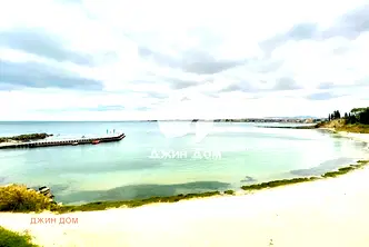Тристаен апартамент в Бургас, Несебър