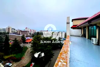 Тристаен апартамент в Бургас, к.к. Слънчев бряг