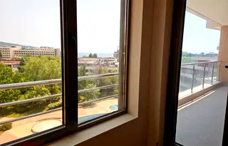 Тристаен апартамент в Бургас, к.к. Слънчев бряг