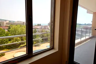 Тристаен апартамент в Бургас, к.к. Слънчев бряг
