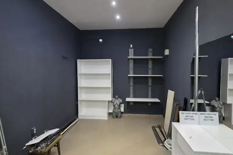 Shop in Pleven, Idealen Centyr