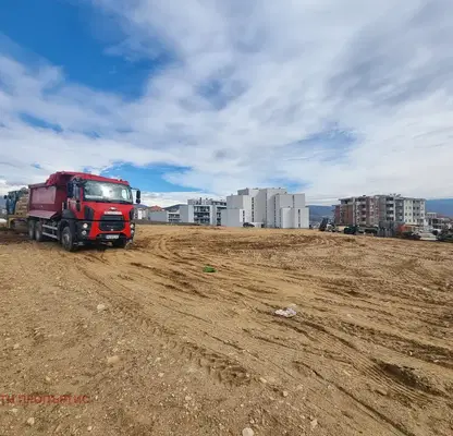Снимка 4 — Тристаен апартамент в Благоев, Освобождение