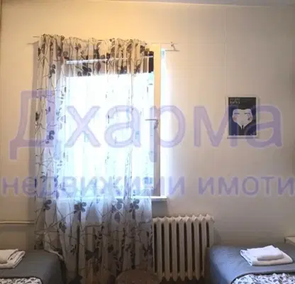 Снимка 3 — Двустаен апартамент в Център, ул. Парчевич с таван