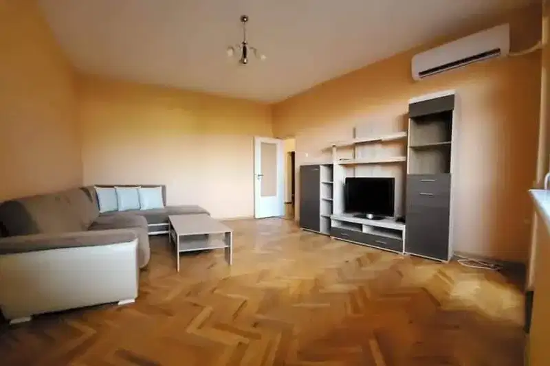 4-bedroom apartment in Veliko Tyrnovo, Centyr
