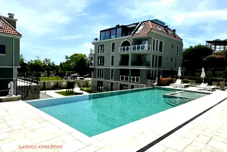 Стилен двустаен апартамент с морска панорама в Свети Никола, Варна