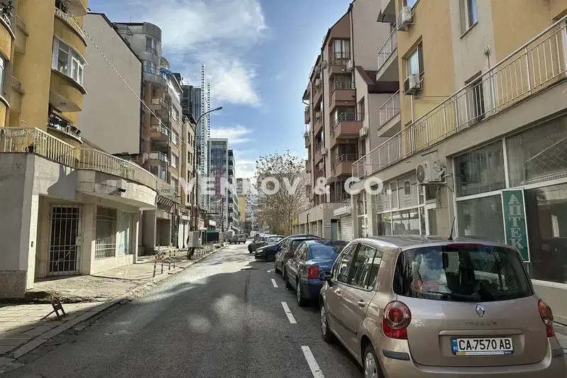 Garage/Parking in Sofiya, Centyr