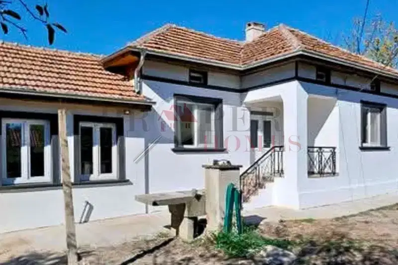 Къща във Велико Търново, с. Бутово