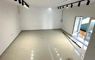 Магазин в София, Център