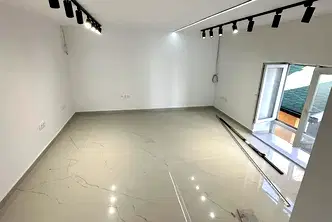 Магазин в София, Център
