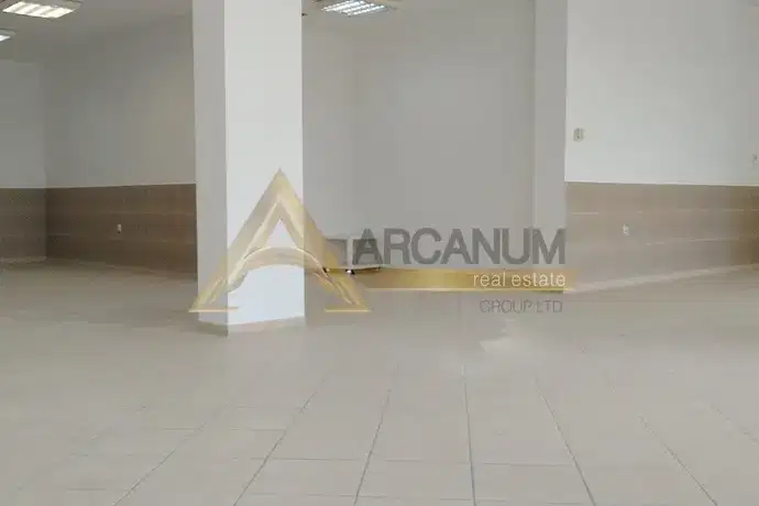 Магазин във Варна, Владислав Варненчик 1