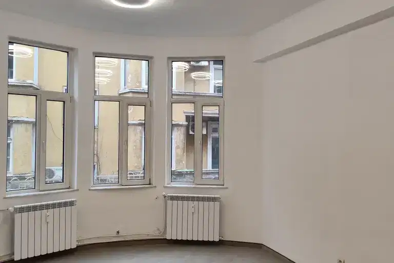 Офис в София, Център