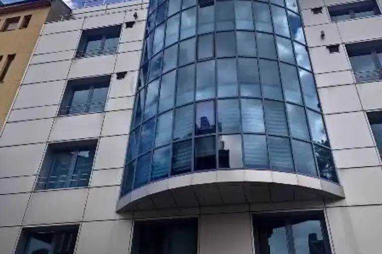 Офис в София, Център
