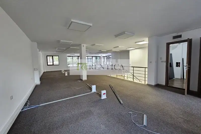 Office in Varna, Centyr