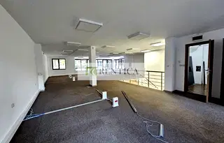 Офис във Варна, Център
