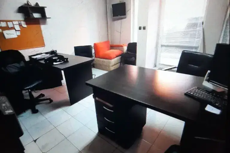 Office in Pernik, Centyr