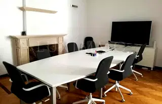 Офис в София, Център