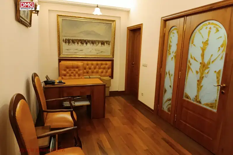 Office in Sofiya, Centyr